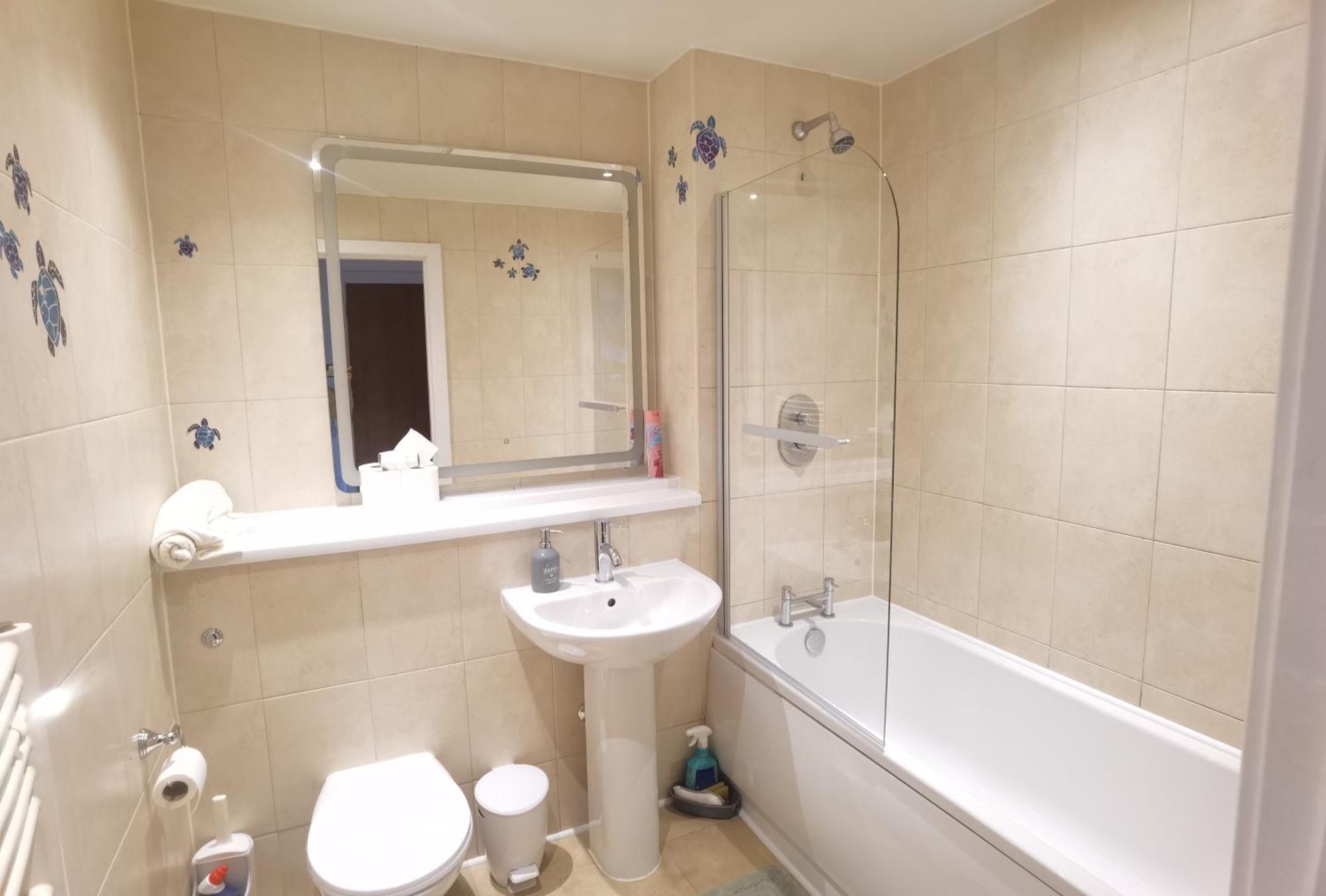 Celaka Apartment, Free Indoor Parking * Birmingham