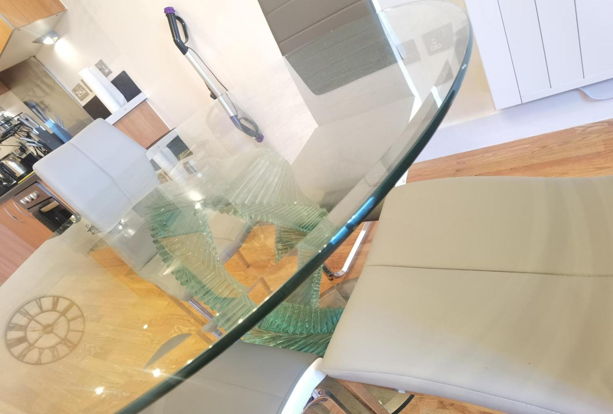 Celaka Apartment, Free Indoor Parking *